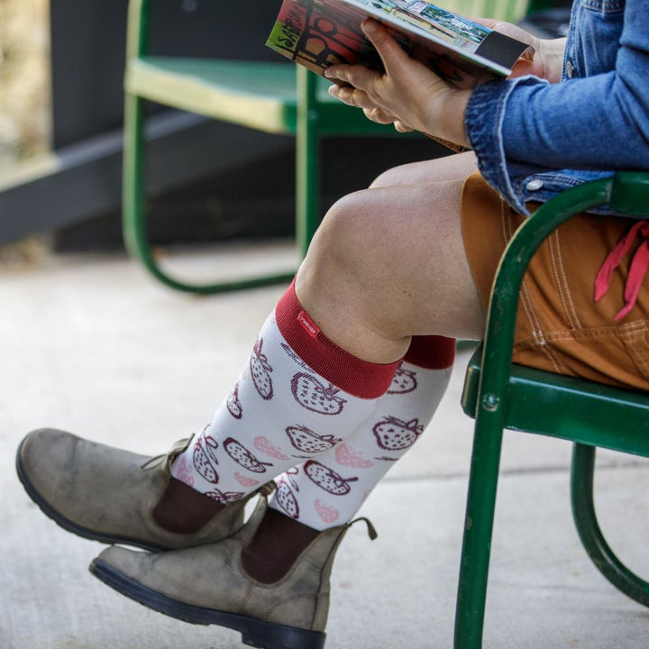 Strawberries (Cotton Compression Socks)