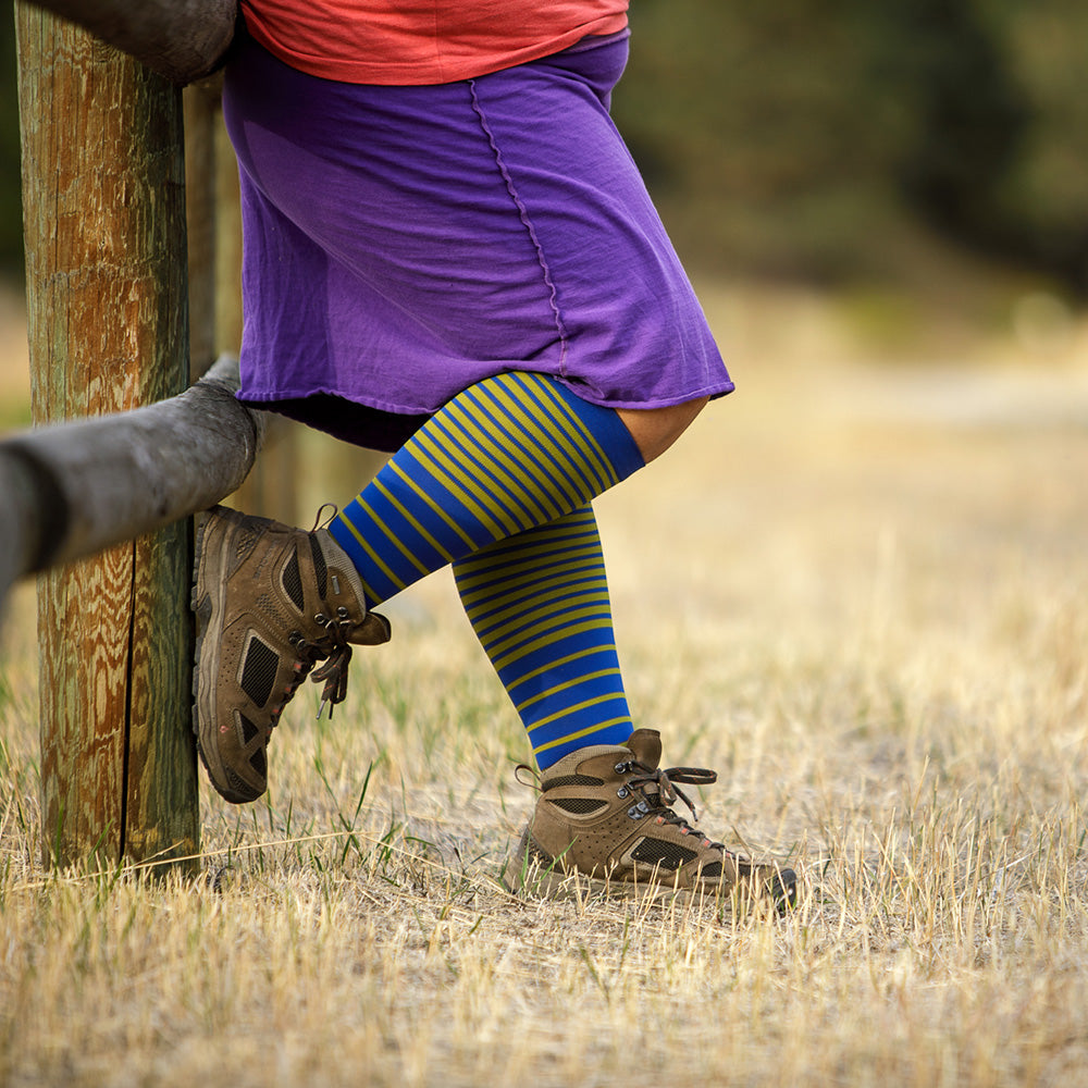 Woman wearing 30-40 mmHg: Falling Stripe Blue Moss (Nylon) Compression Socks